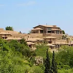 Pliadon Gi Mountain & Hotel 5*