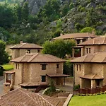 Pliadon Gi Mountain & Hotel